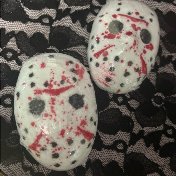 Michael Myers Mask Bath Bomb - Picture 5 of 8